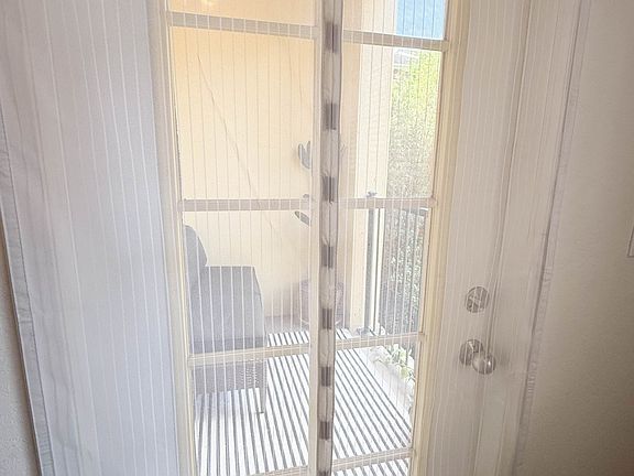 5th image of 2421 W Horatio St Unit 825
