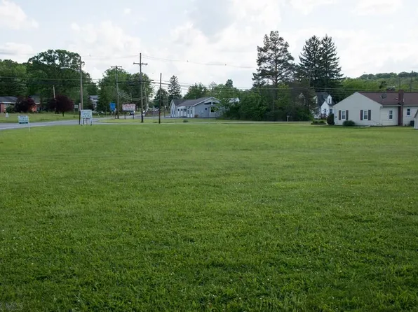 968 W Loop Rd, Hollidaysburg, PA 16648