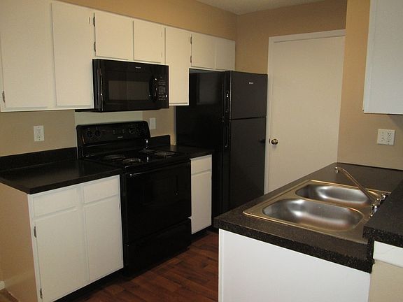 4th image of 2018 Cannon Heights Dr APT 3