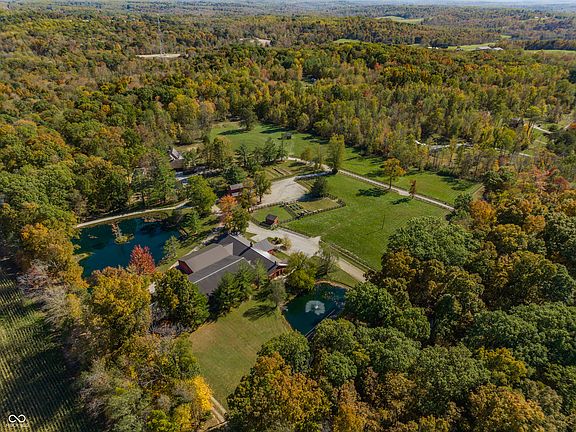 2nd image of 2034 Dubois Rd