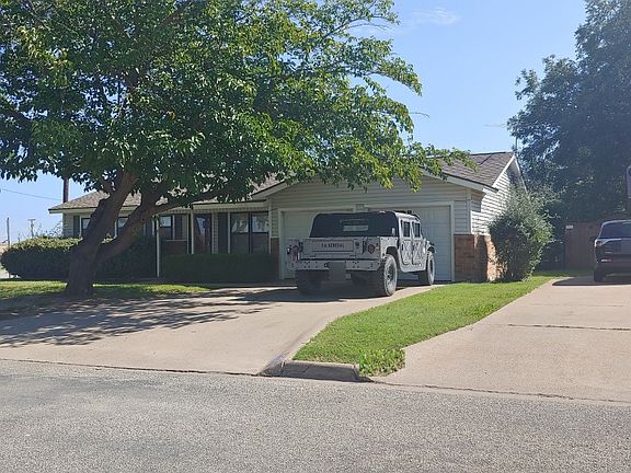 2nd image of 2301 S 40th St