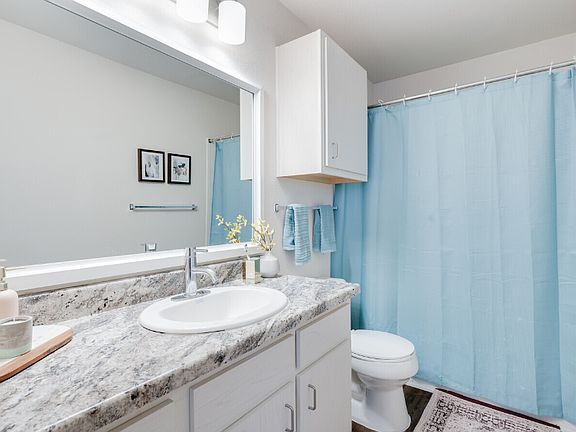 4th image of 5292 Croyden Ave