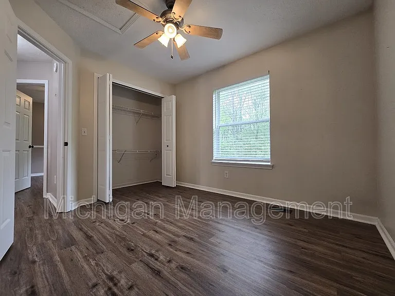 684 Glenlivet St — Photo 18