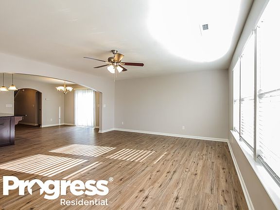 4th image of 1133 Black Diamond Dr