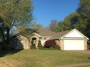 821 Grandy Pl, Lowell, AR 72745