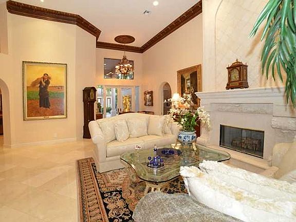 Home For Sale In Broken Sound