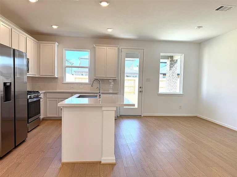 9730 Arrigoni Creek Dr — Photo 4