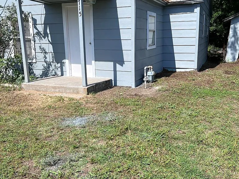 715 Hancock St — Photo 3