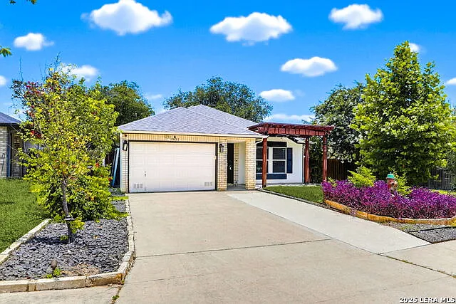 3 bed, 2.0 bath, 1496 sqft, $1,700 — Photo 2
