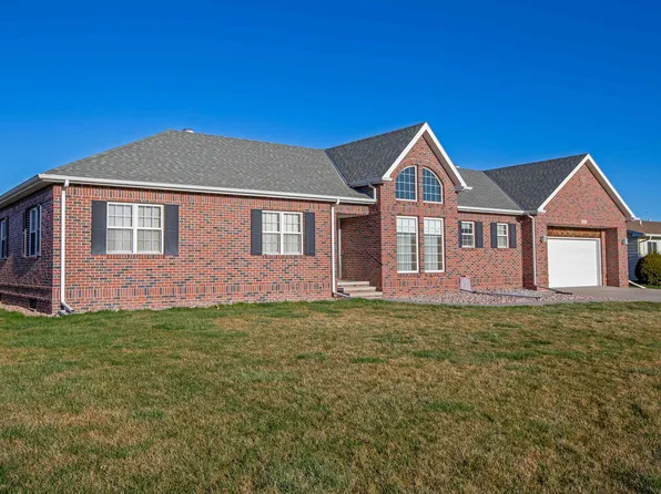 1605 East Ave, Holdrege, NE 68949