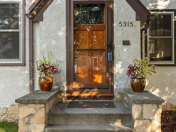 2nd image of 5315 36th Ave S