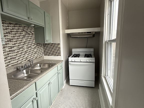 5th image of 16 Bullard St #11361092