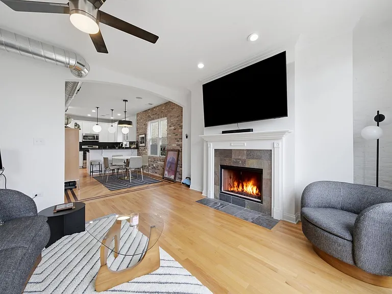 5302 N Winthrop Ave #4 — Photo 8