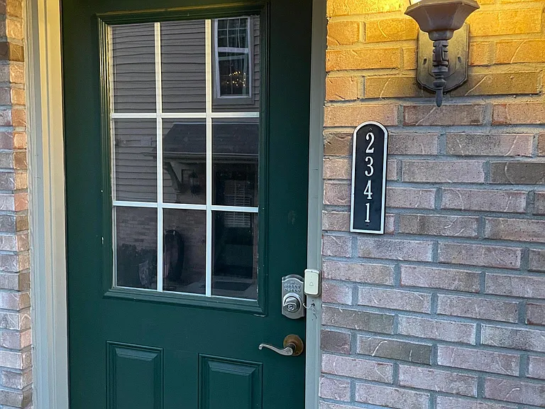 2341 Twelve Oaks Dr — Photo 3