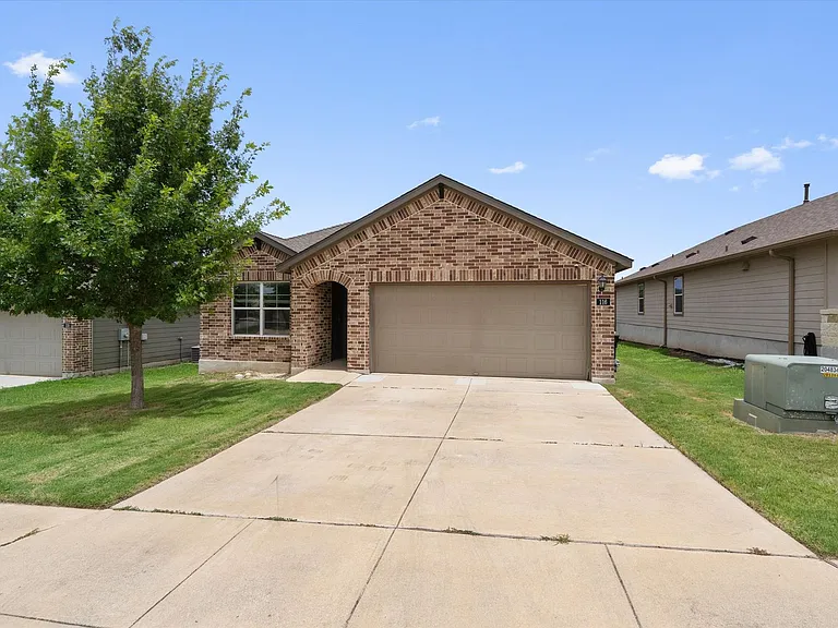 116 Miles Dr — Photo 2
