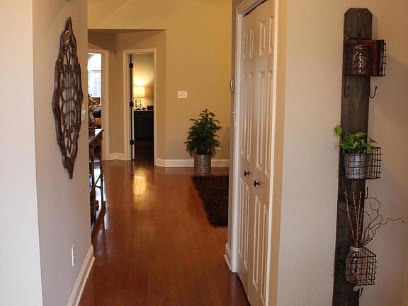 4th image of 2644 Knob Creek Ln