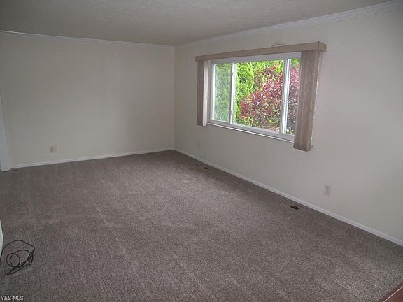 3rd image of 6552 Forest Glen Ave