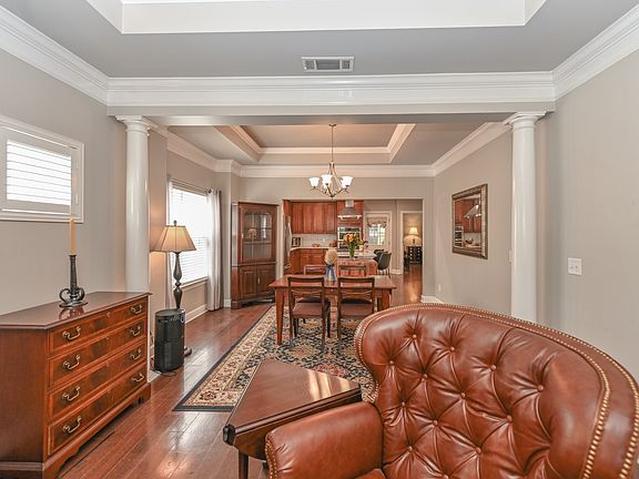 4th image of 721 Meadowcroft Ln