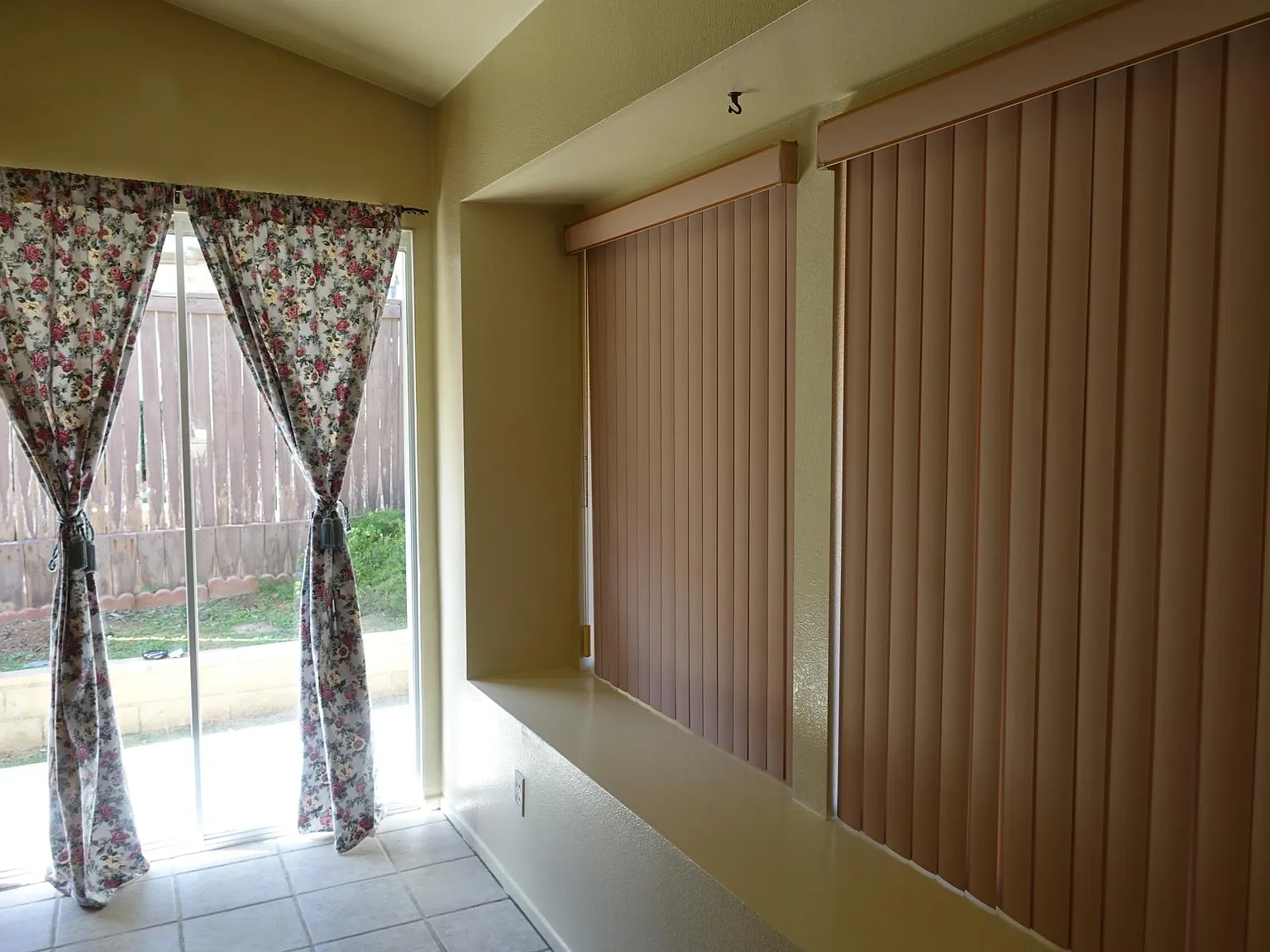 2 bed, 1002 sqft, $2,200 — Photo 3