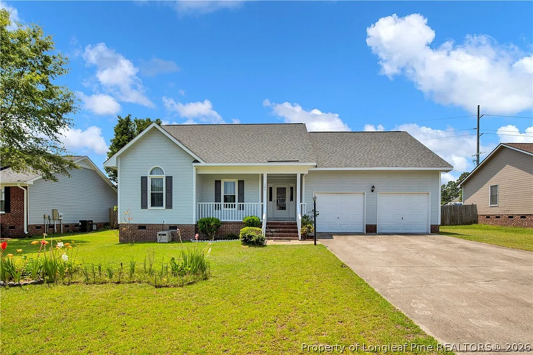 4 bed, 2.0 bath, 1600 sqft, $1,850 — Photo 1