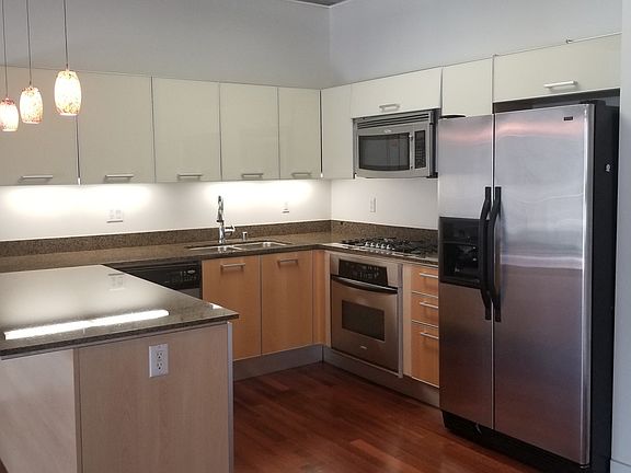 3rd image of 645 W 9th St APT 542