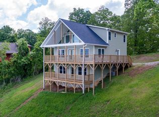 238 Grant Dr, Brasstown, NC 28902