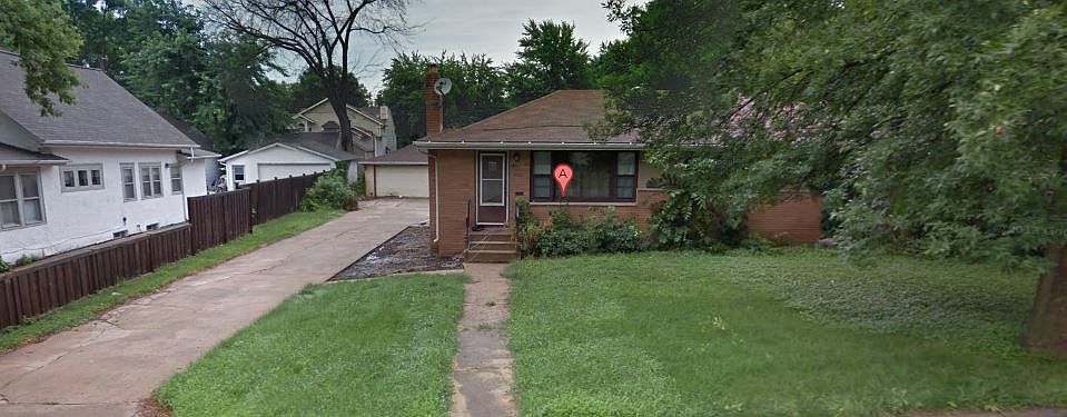 1st image of 1325 42nd Ave NE