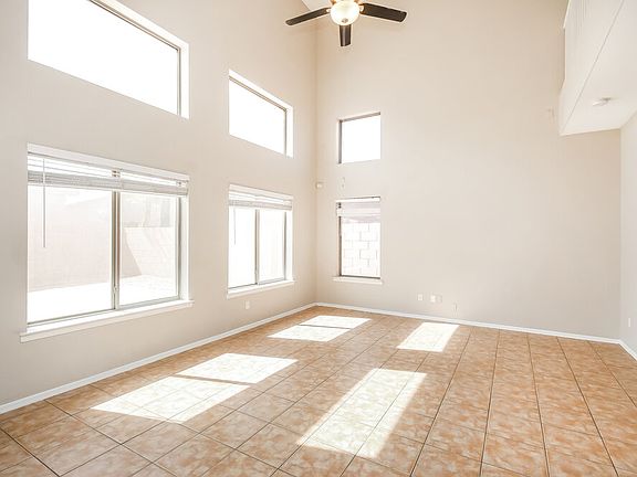 4th image of 2581 E Bellerive Dr