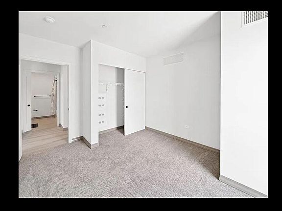 3rd image of 2422 N Ashland Ave #1