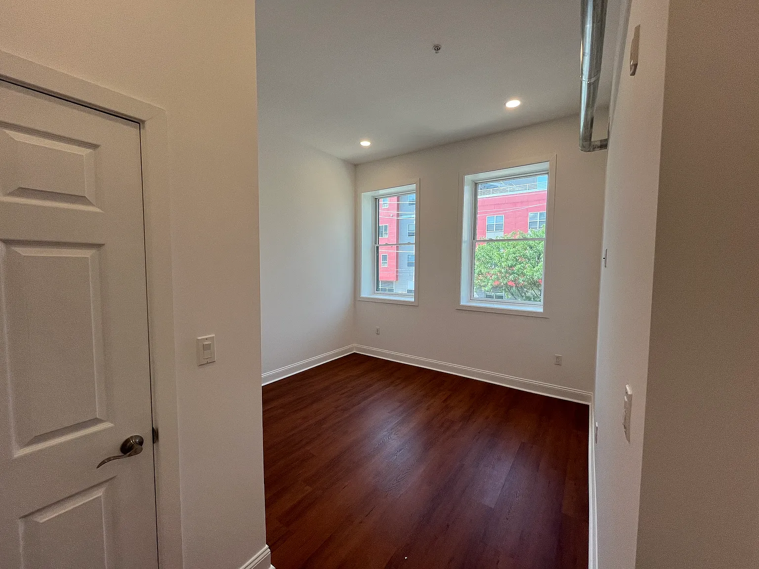 1 bed, 775 sqft, $2,000 — Photo 3