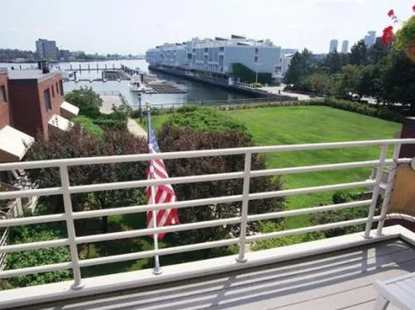 28 Shipway Pl, Charlestown, MA 02129