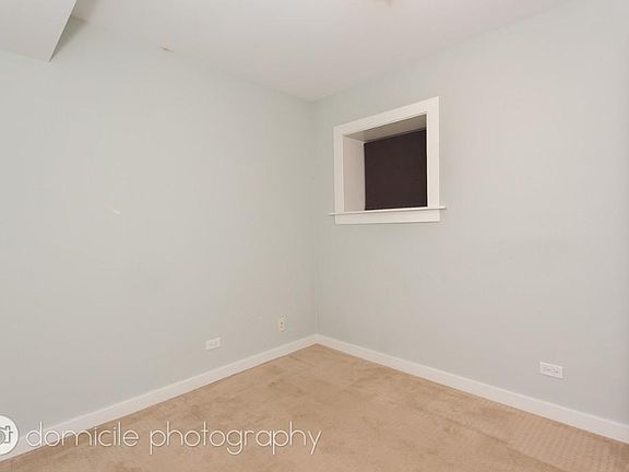 4th image of 816 W Newport Ave #1R