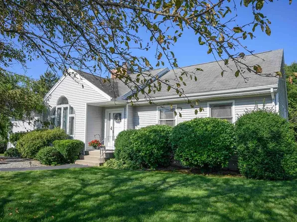 40 Lakeview Lane, Manchester, NH 03104