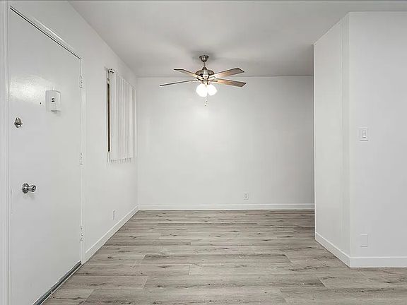 5th image of 972 Menlo Ave #F6