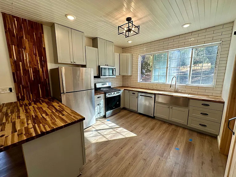 11292 Old Pond Ln — Photo 16