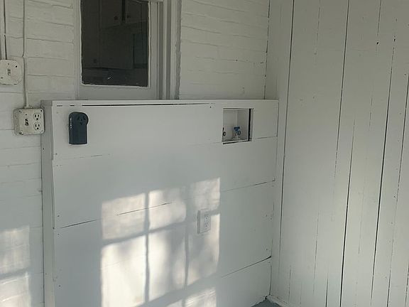 2nd image of 618 W Princess St