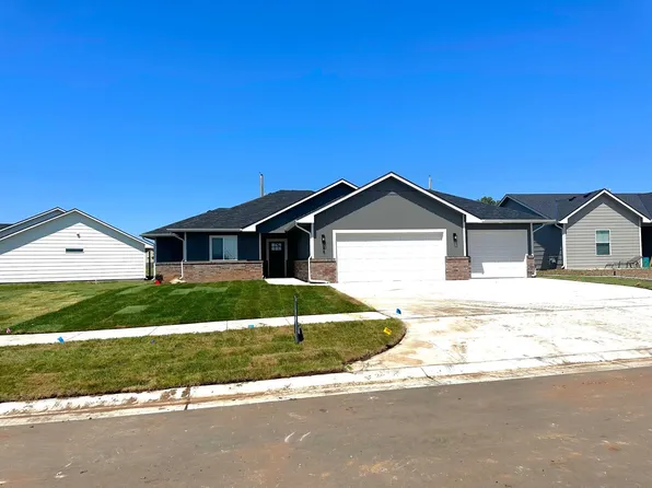 348 Deer Run Ct, El Dorado, KS 67042