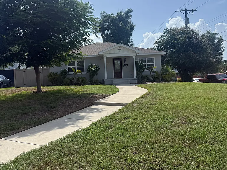 3318 N Ridge Ave — Photo 1
