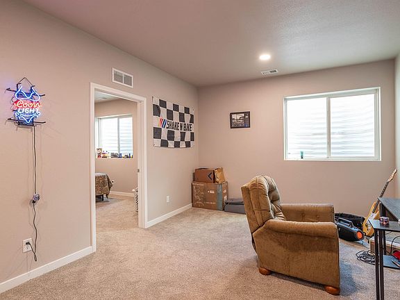 3rd image of 4521 Bobolink Ln #102B