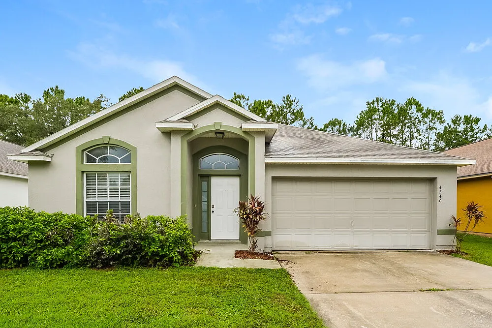 4 bed, 2.0 bath, 1841 sqft, $2,330 — Photo 1