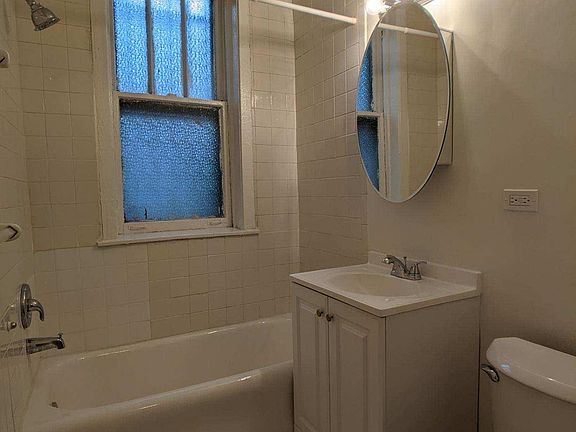 5th image of 2530 N Sacramento Ave #108