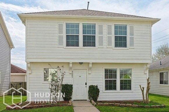 1st image of 6305 Settlers Square Ln