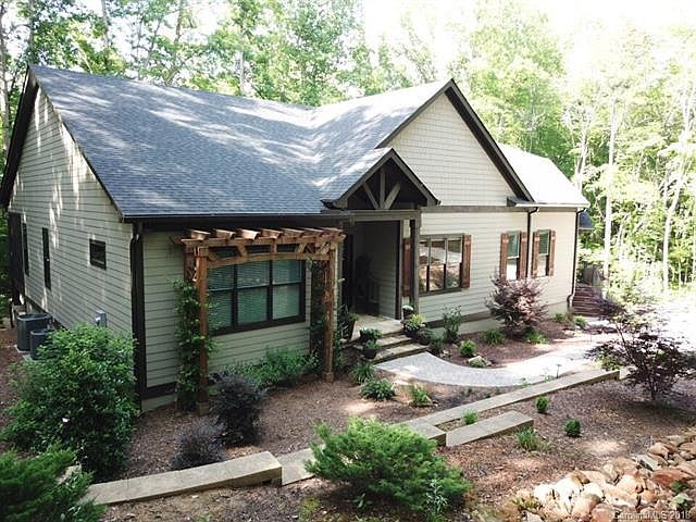 1st image of 515 Ravenwood Dr