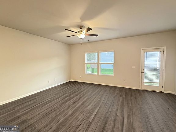 4th image of 119 Village Green Dr