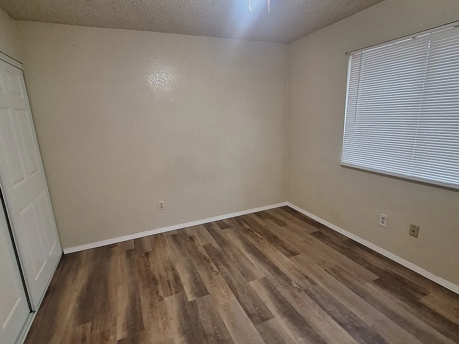 2 bed, 835 sqft, $1,430 — Photo 2