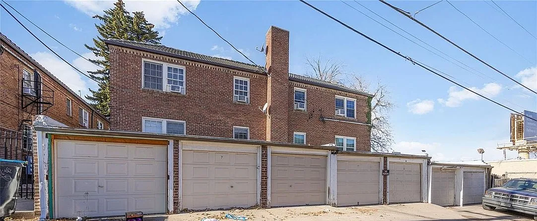 Back of building and detached garage - 1446 N Gilpin St #5