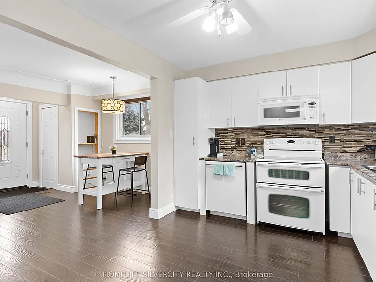 298 Barton St — Photo 9