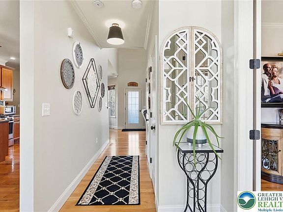 5th image of 1375 Clearview Rd