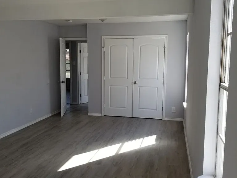 511 E Sayers Ave — Photo 10