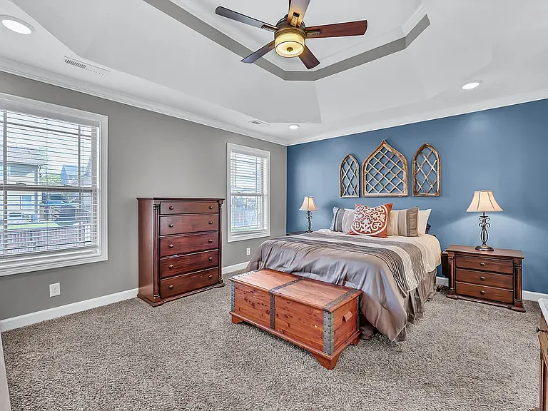 109 Easton Dr — Photo 16